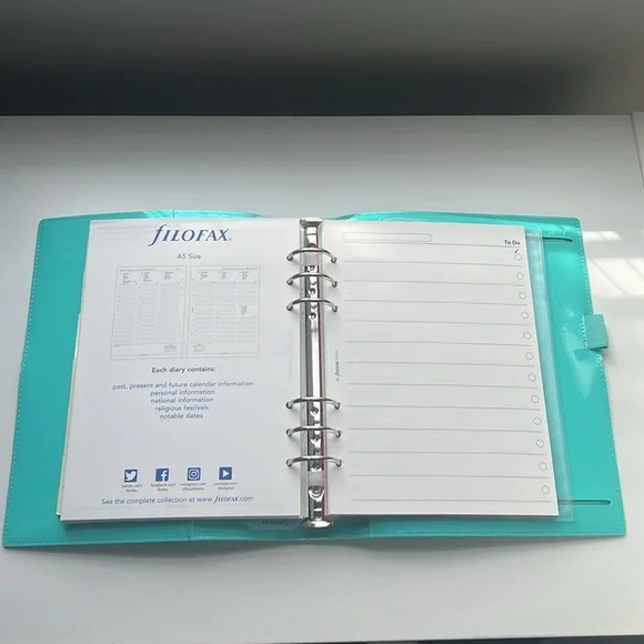 Tiffany turq beautiful! patent leather Filofax A5 planner Domino 7.5 x 9.25” - Picture 5 of 8